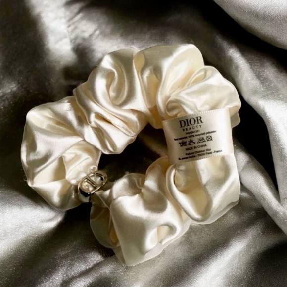 New! Dior Cream Satin Scrunchie w/ Silver CD Logo + Gift Box - Picture 2 of 4